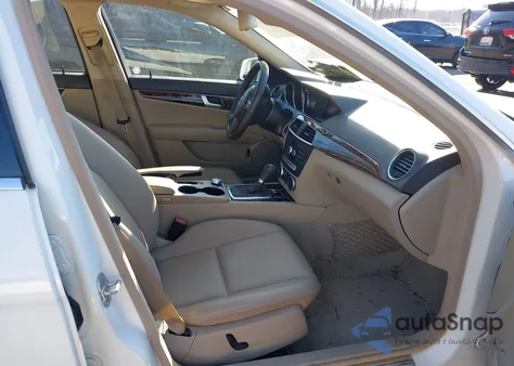 2013 Mercedes-Benz C 300 Luxury 4Matic from USA, damaged, VIN WDDGF8AB7DA786221